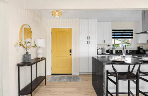 Luxurious Newly Remodeled 4 Bedroom Home with Large Backyard near Disneyland - Foto 18