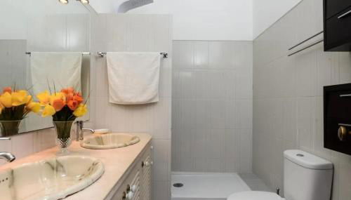 Elegant Villa in Corroios with Private Pool - Foto 3