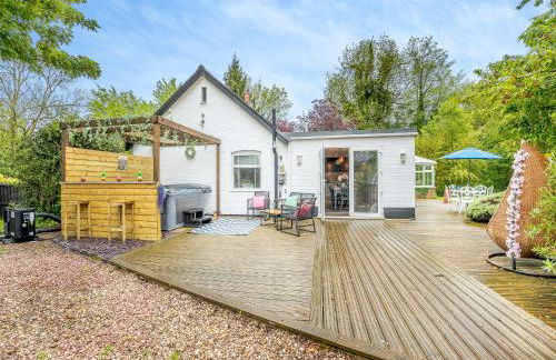 Rose Cottage - Photo 1