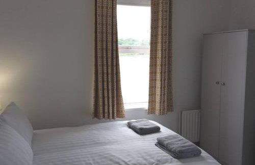 penthouse on the river foyle. foyleview apartments - Foto 5