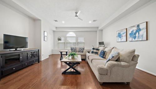 Houston Lake Retreat Pool Lake Front Spa - Foto 5