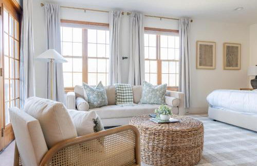 8BR Luxury Maplewood Manor, Hot Tub & Fire Pit - Foto 46