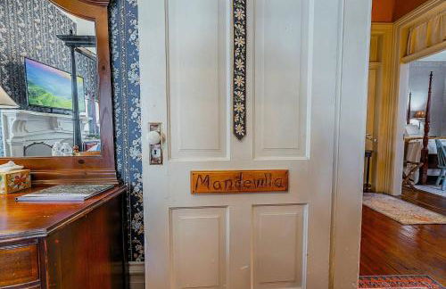 Master King Room Victorian with Private Bathroom in a Historic house - Foto 10