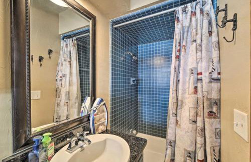 Lakeside Haven with Sandy Beach, Sleeps 12, 3 Bath - Foto 33