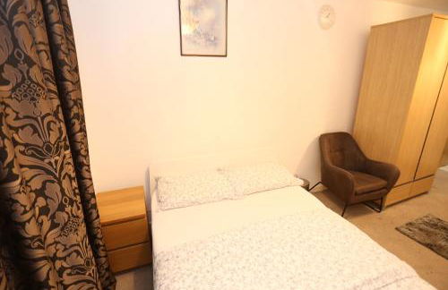 2 bed Riverview Bridge House Apartment - Foto 26