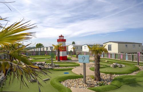 Space for 8, by the Beach with Pool and Entertainment - Foto 26