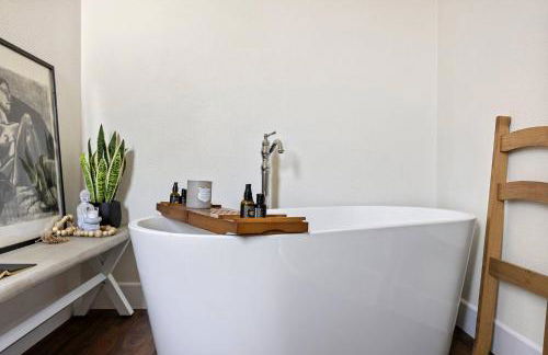 La Casa Fortuna| Hot tub • Cowboy pool • 5 acres - Foto 23