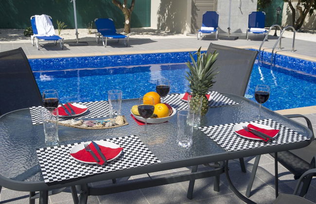 Stunning new Beach Front Villa,1st Line to the Beach, Large Pool, Wonderful Area - Foto 36