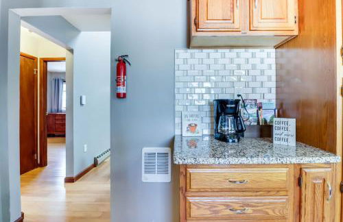 Lake Access and Private Hot Tub at Poconos Home! - Foto 13