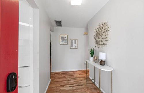 Mid-Century Modern Home - 3-Bedroom Rambler - Foto 23