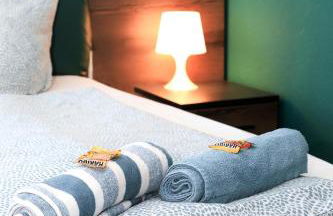 - Forest Retreat Deluxe - 2 Bedroom Apartment - 75 qm - Fully Renovated 2025 with TV & Netflix - King Size Beds - Full Kitchen - Free Parking - Close to Airport & Train - - Foto 5