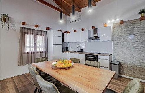 Nice Home In Postup With Sauna - Photo 5