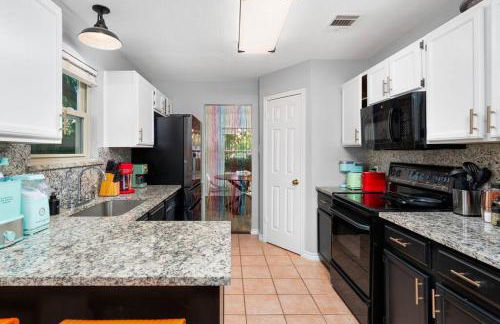 That 70s House -Fun 6 Bedroom W Pool & Game Room - Foto 15