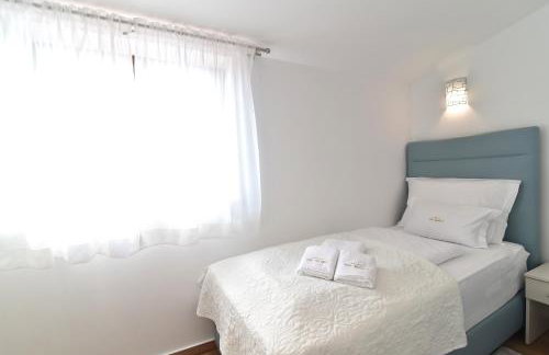 Villa Muskatel KRK -with heated covered pool - Photo 50