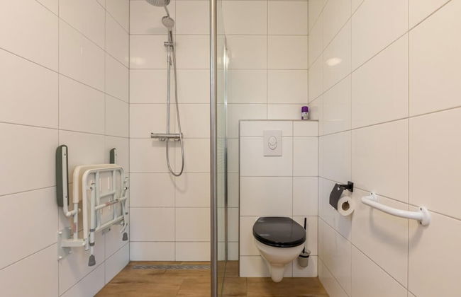 Holiday Home in Zeeland With Romantic Terrace - Foto 9