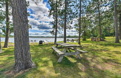 Lakefront Solon Springs Cabin with Private Dock! - Foto 27