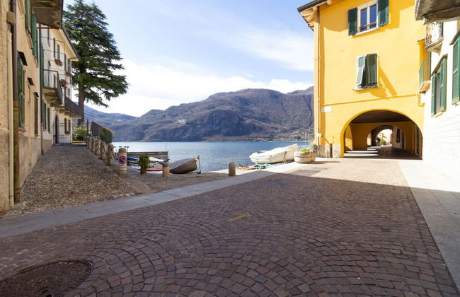 Mamma Ciccia Holiday Home - Lake Front Apartment - Foto 33