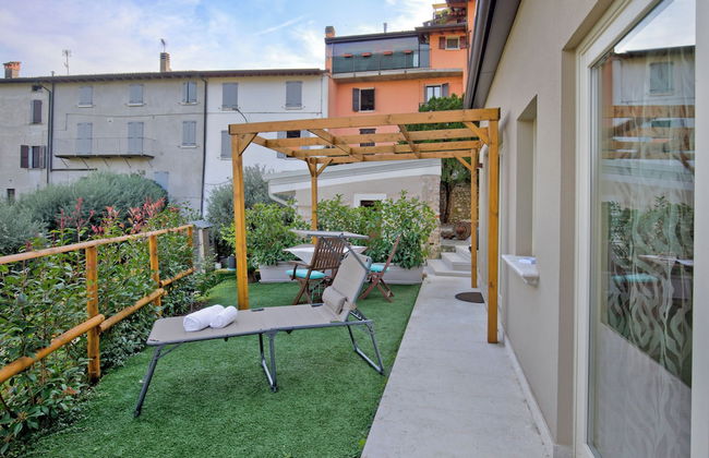 Caffe Priscilla House Parking & Lakeview - Foto 15