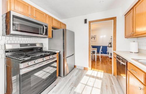 3 Mi to Hospitals Inviting Rockford Home with Yard! - Foto 9