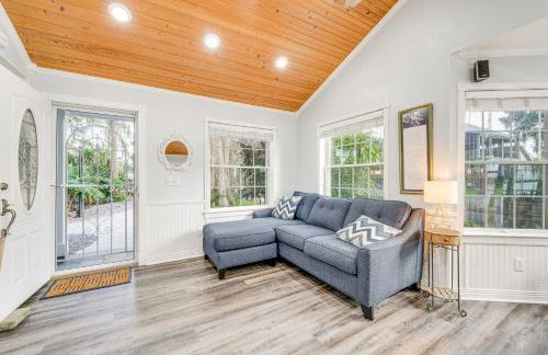 Hot Tub and Fire Pit Lakefront Home on Lake Eloise - Foto 4