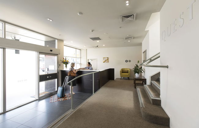 Quest on London - Photo 2