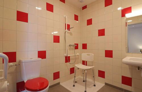 Gîte indépendant adapté PMR à Lonlay-l'Abbaye - FR-1-497-234 - Photo 14