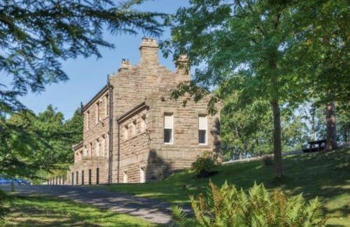 Station House - Photo 1