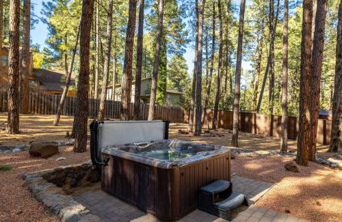 Chalet in the Pines Spa Game Room Wraparound Deck - Foto 49