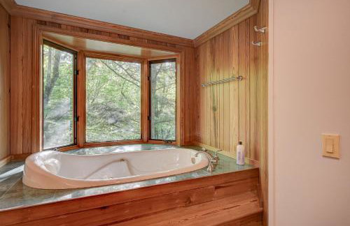 Steps to the Ellis River - Luxe, Hot Tub, Game Room - Foto 69