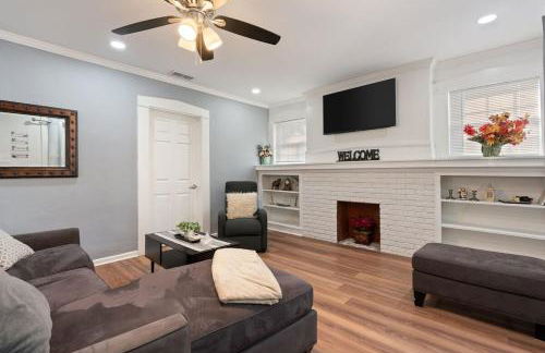 Bunkhouse -Unit A- Fire Pit-Grill-Groups-Patio-Games - Photo 4