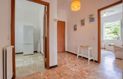 2 Bedroom Beautiful Apartment In Moneglia - Foto 12