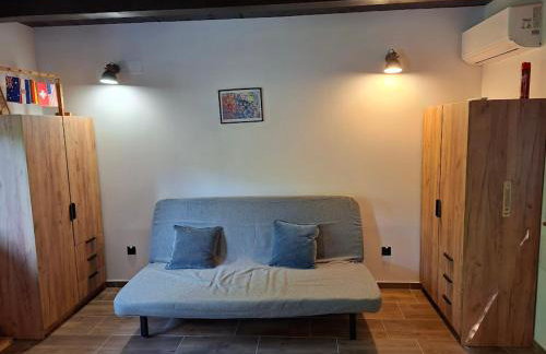 Blue House - Photo 13