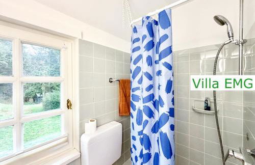 Villa EMG Ferienhaus in Alleinlage mit Privatsee Jacuzzi und Sauna für bis zu 22 Personen bei Osnabrück - Foto 56