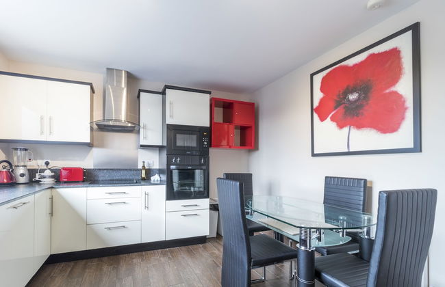 Broc House Suites - Photo 19