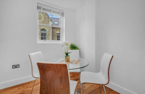 MySquare Vibrant and Sleek 2 Bed Apartment in Artillery Lane - Foto 10