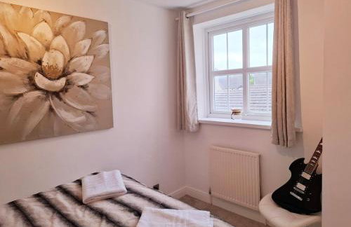 Stylish home close to the Yorkshire Dales & Leeds Airport - Photo 15