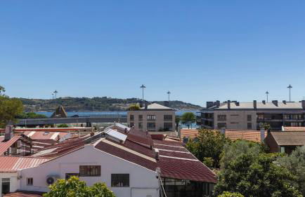 Charming Belém 3BDR Property by LovelyStay - Photo 49