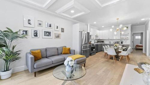 Chic 3BR-4BD-3Bath Oasis with Backyard Near NYC - Foto 3