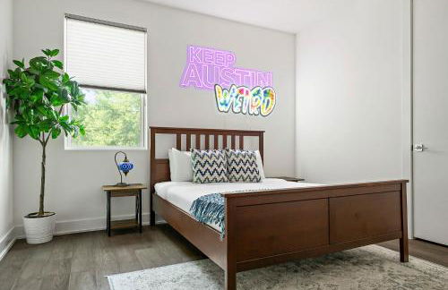 Austin Oasis Spacious 4BR Retreat with Hot Tub Cowboy Pool and Infrared Sauna Perfect for Families and Bachelorettes - Photo 40