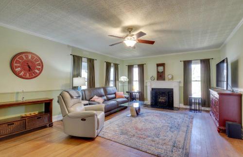 Charming Georgetown Home - Walk to Downtown! - Foto 1