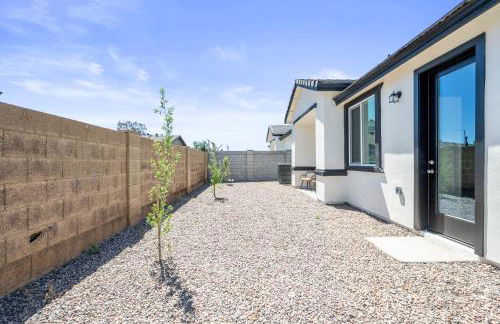 Elegant Two Bedroom Apartment with Free Parking and Plush Beds - Foto 5