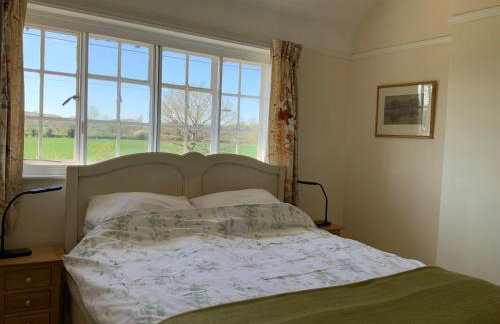 Country cottage overlooking fields with garden room - Foto 24