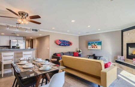 Awesome 3BR 2BTH 1 Block To Beach C2 - Photo 9