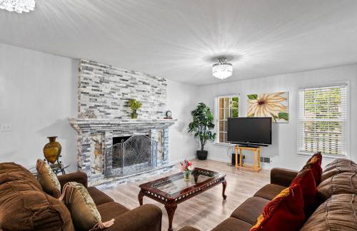 Lilburn Gateway with Game Loft, Fire Pit, Stone Mountain - Foto 4