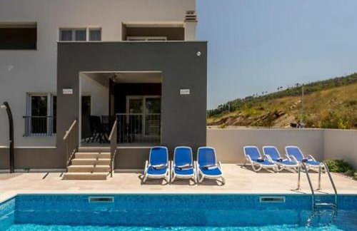 Modern & Stylish Villa with Private Pool - Foto 31