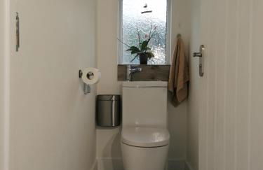 Two Sails Brixham - Spacious modern family seaside home - parking - wood-burner - dog friendly - Photo 36