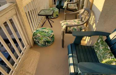 Coastal Castaway-Beach Retreat-Steps 2 Sand-Sleep 10-Pool-Hot tub - Foto 25