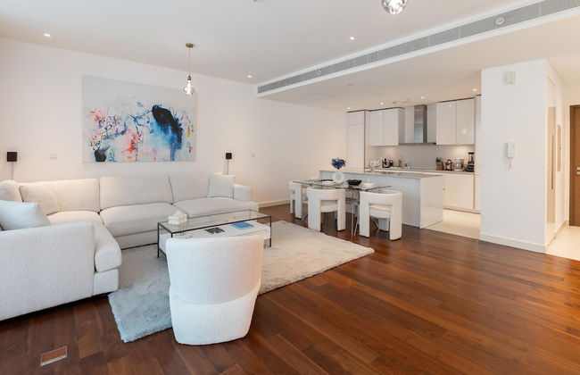 Trendy City Walk Living w Pool View Balcony - Photo 19