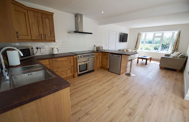 Vale View - Sleeps 6 - Pets Ok - Garden - Parking - Foto 6