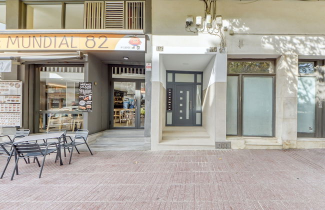 Beautiful Apartment With View - Photo 40